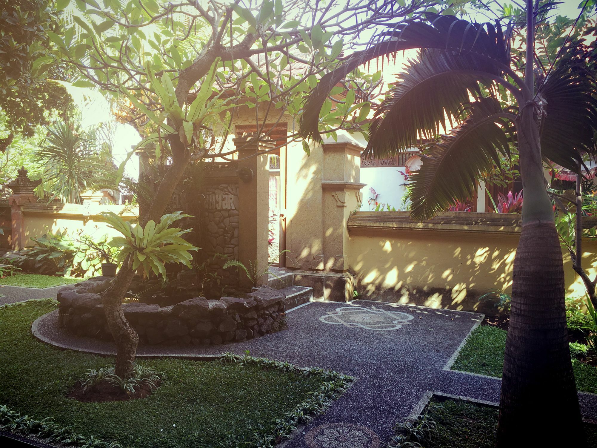 โรงแรมเกียนยาร์ กีอันยาร์ ภายนอก รูปภาพ
