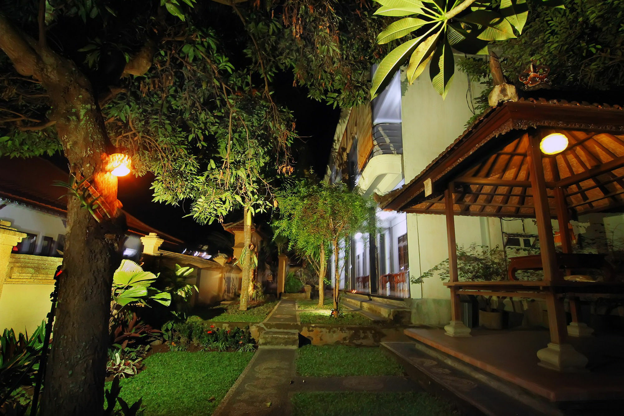 โรงแรมเกียนยาร์ กีอันยาร์ ภายนอก รูปภาพ